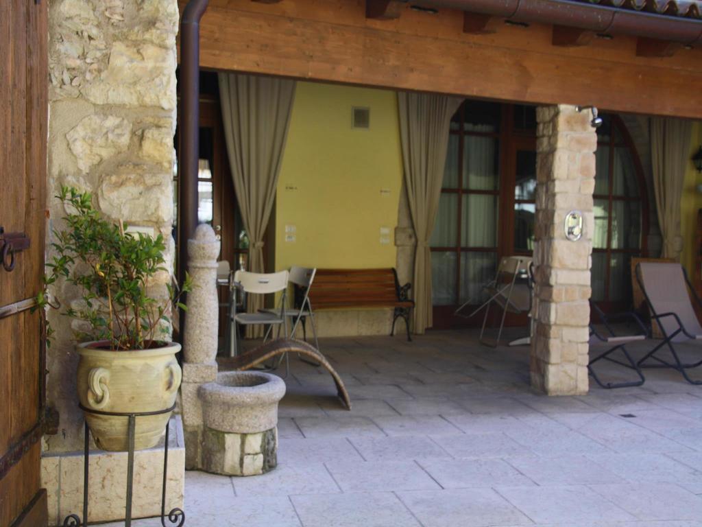 Appartamenti Gardastivo Arco Bagian luar foto